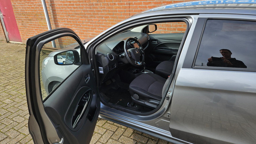 Mitsubishi Space Star 1.2 connect pro