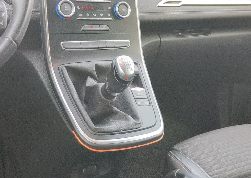 Renault Scenic 1.3 tce 140 intens elektrisch inklapbare trekhaak