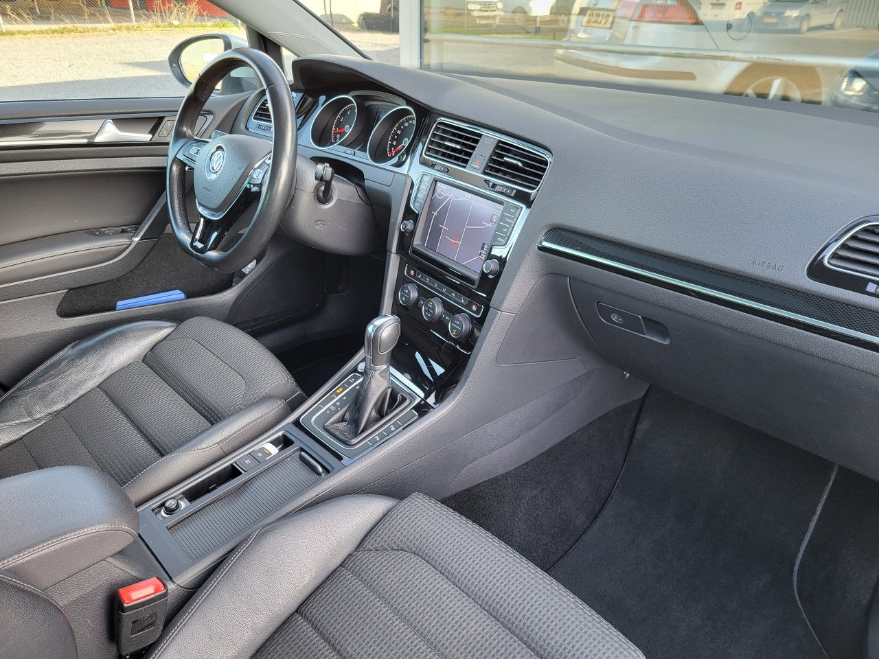 VW Golf 1.4TSI ACT Highline Executive DSG 140pk