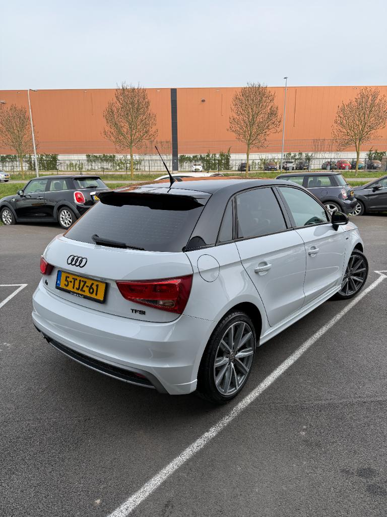 Audi A1 Sportback 1.2 tfsi admired s- line