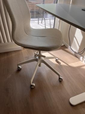 Beige bureaustoel