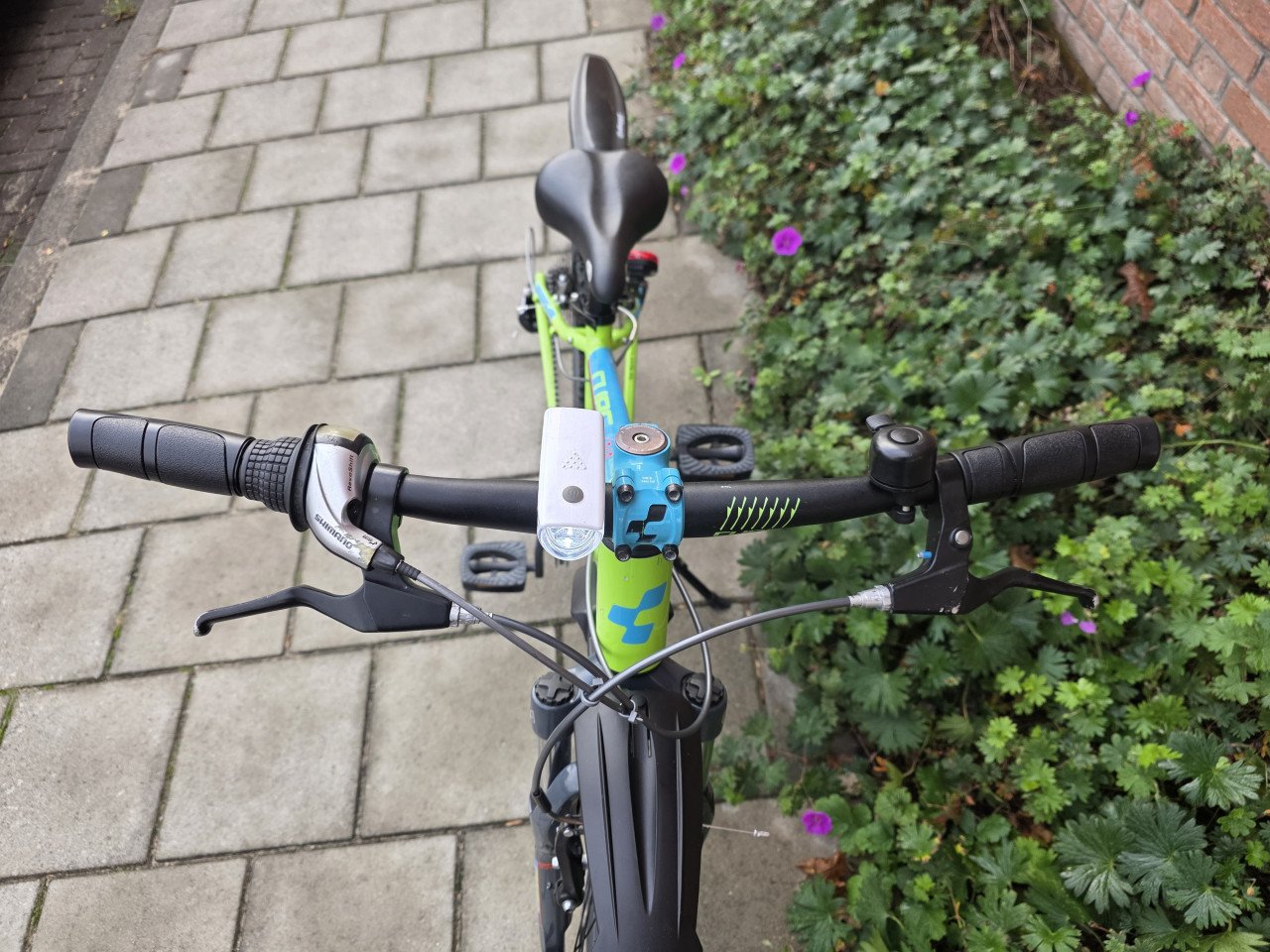 CUBE | RACE 240 | 24 INCH | FRAME 32 CM | 7 V | NETTE STAAT!
