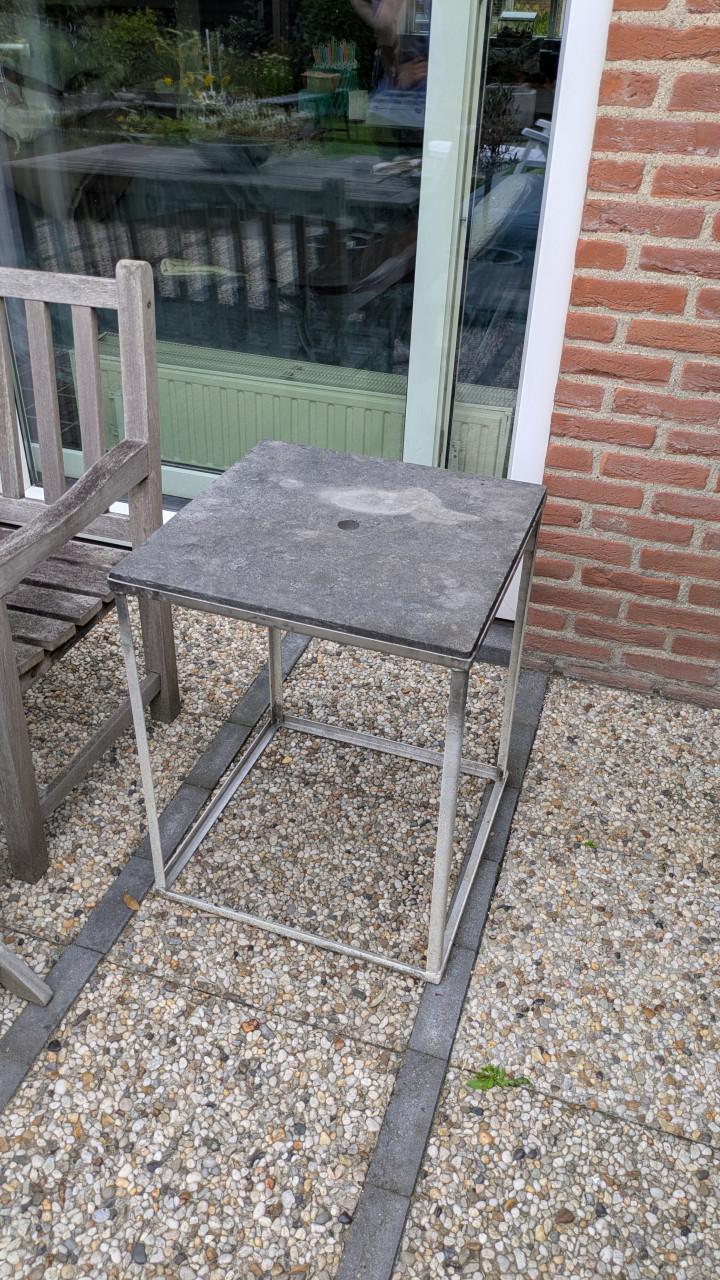 Vijvertafel/ ornament