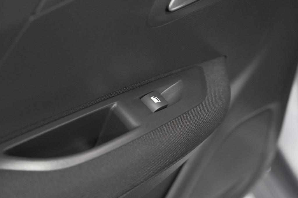 Peugeot 208 puretech 75 active pack | navigatie | parkeersensoren | apple c