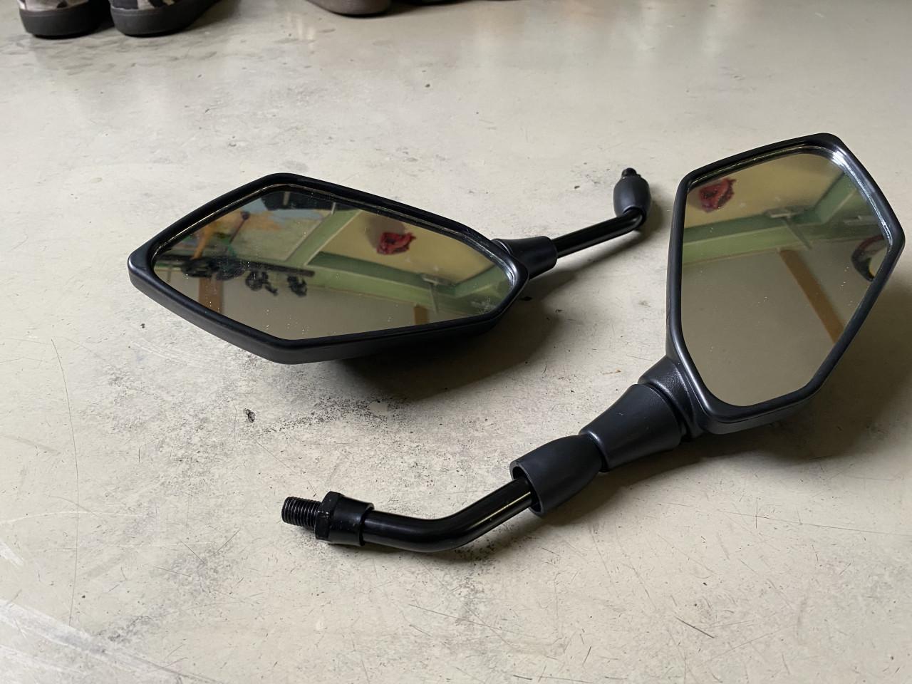 Spiegels voor een Cagiva motorfiets