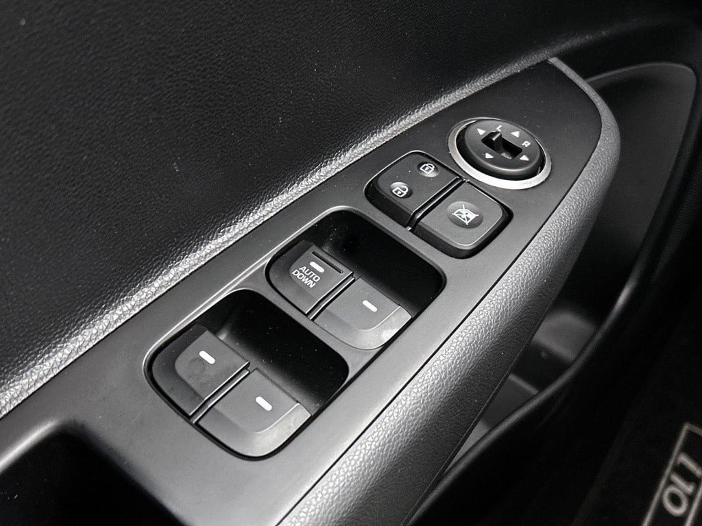 Hyundai I 10 1.0i comfort | lmv | apple carplay | bluetooth | navigatie | l