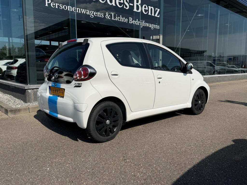 Toyota Aygo 1.0-12v xcite white l airco l incl. 1 jaar apk l nette staat