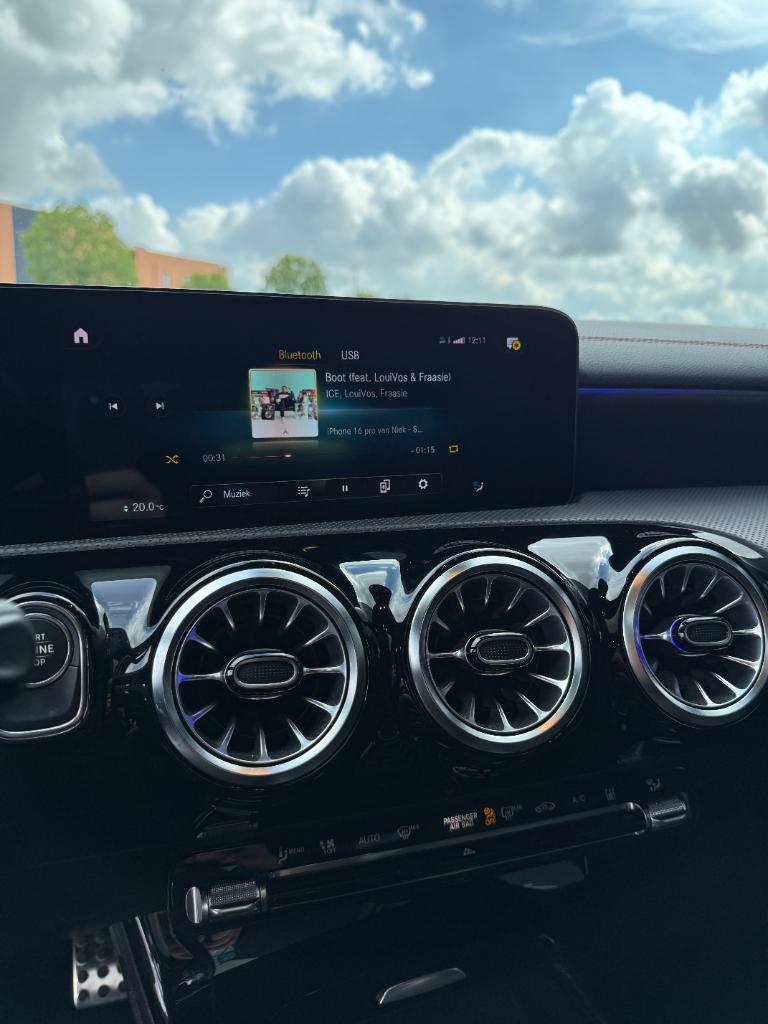 Mercedes-Benz Cla 250 e amg premium plus night - full option