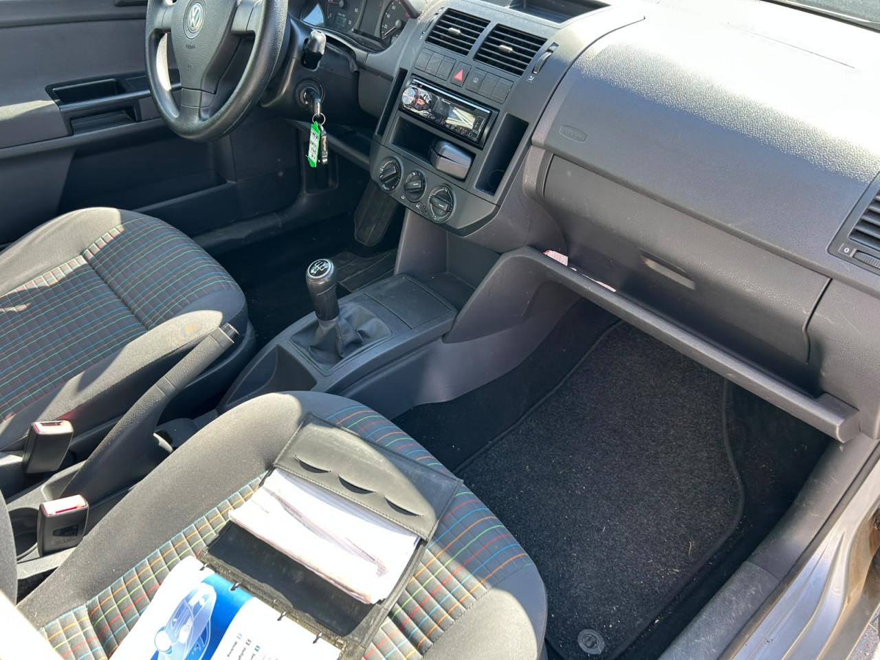 Volkswagen Polo 1.2-12V Trendline Airco/Incl.Nieuwe APK/DBKetting vervangen