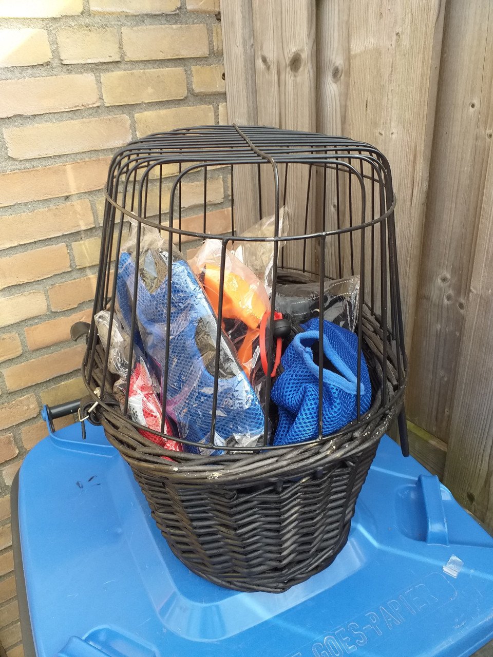 Fietsmand met beugels, exclusief honden speelgoed