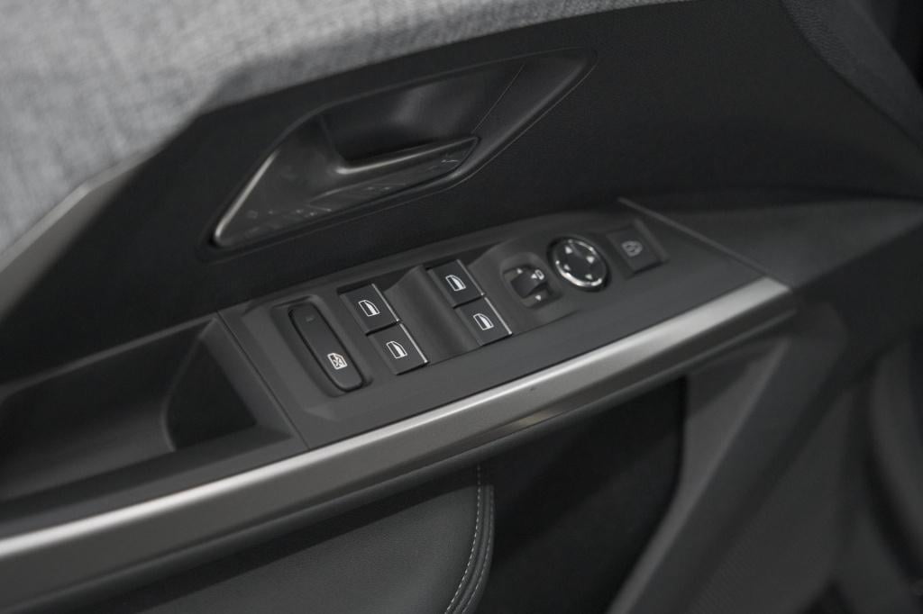 Peugeot 3008 1.2 hybrid 145 gt | trekhaak | elektrische kofferklep | camera