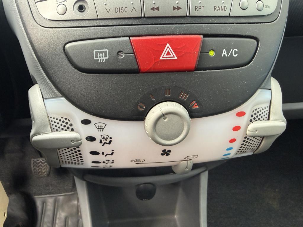Peugeot 107 1.0-12v urban move airco 5-drs