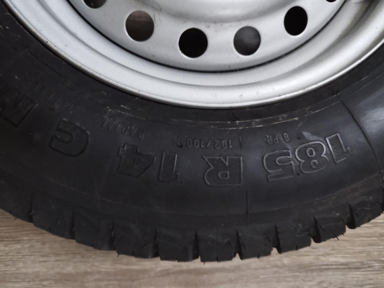Reserveband voor auto, caravan of aanhangwagen