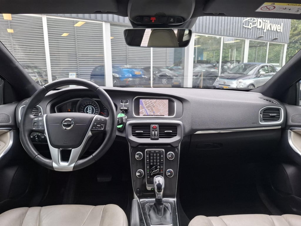 Volvo V40 1.5 t2 inscription automaat leer/nav/clima/park