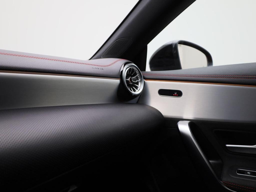 Mercedes-Benz Cla shooting brake 250 e business solution amg limited | auto