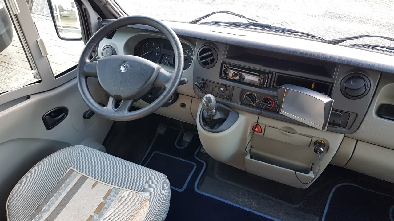 Te koop:  wegens stoppen met kamperen, camper Burstner Delfin 686