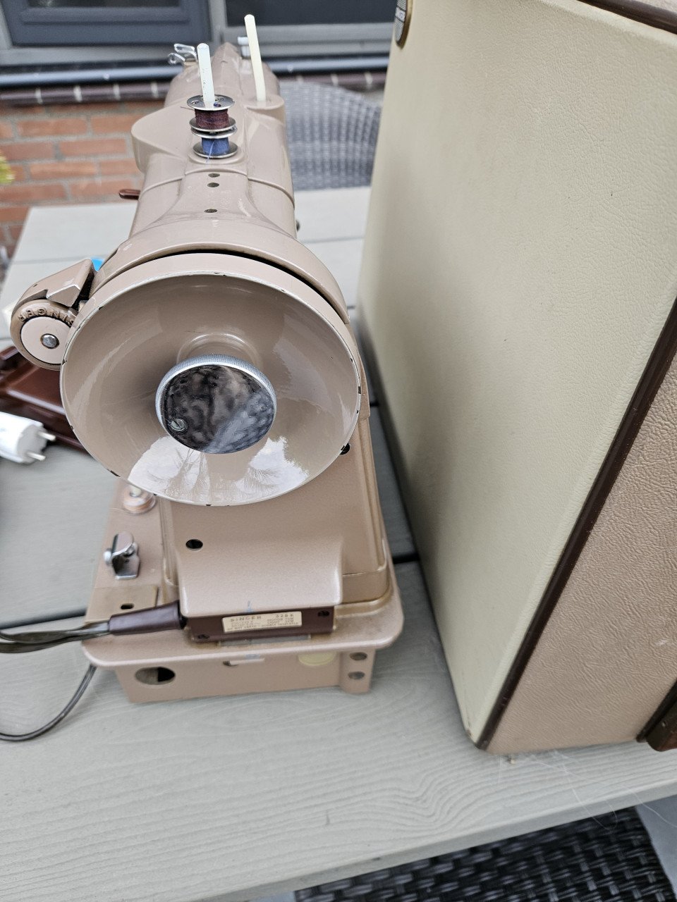 Zeer nette staat.. prachtige industriële krachtige Singer 328K naaimachine.