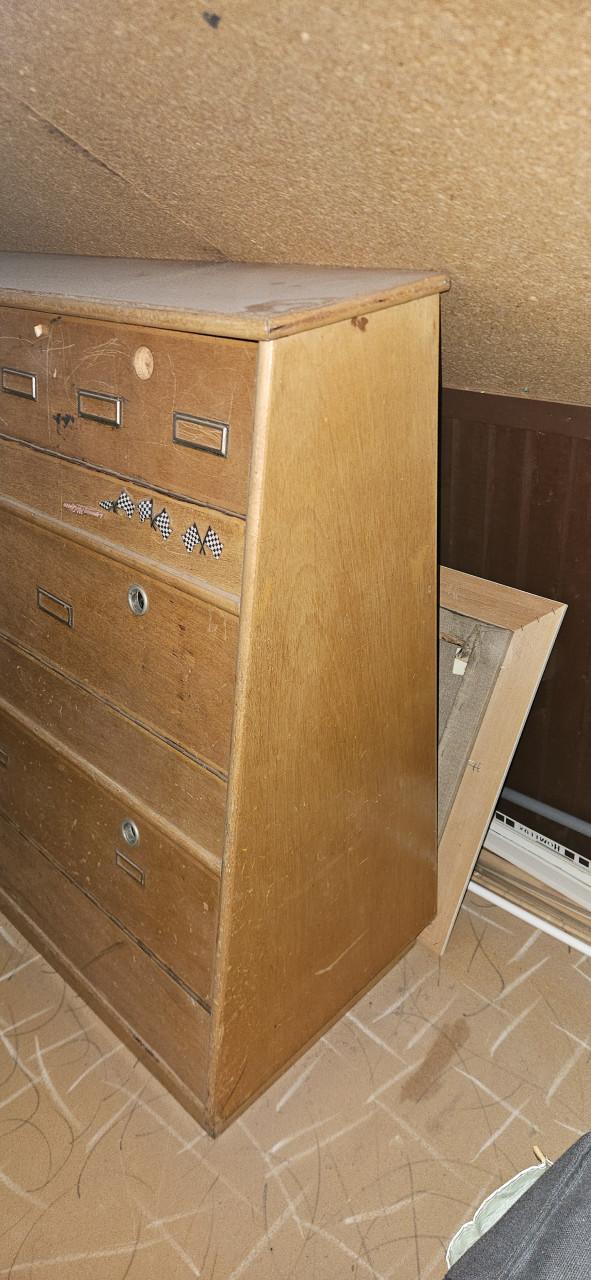 Vintage houten klepkast met verschillende vakken
