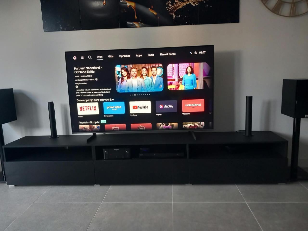 Inboedel ,tv kast,ethanol haard,eettafel,hangkast,poefjes.boekenkasten enz!