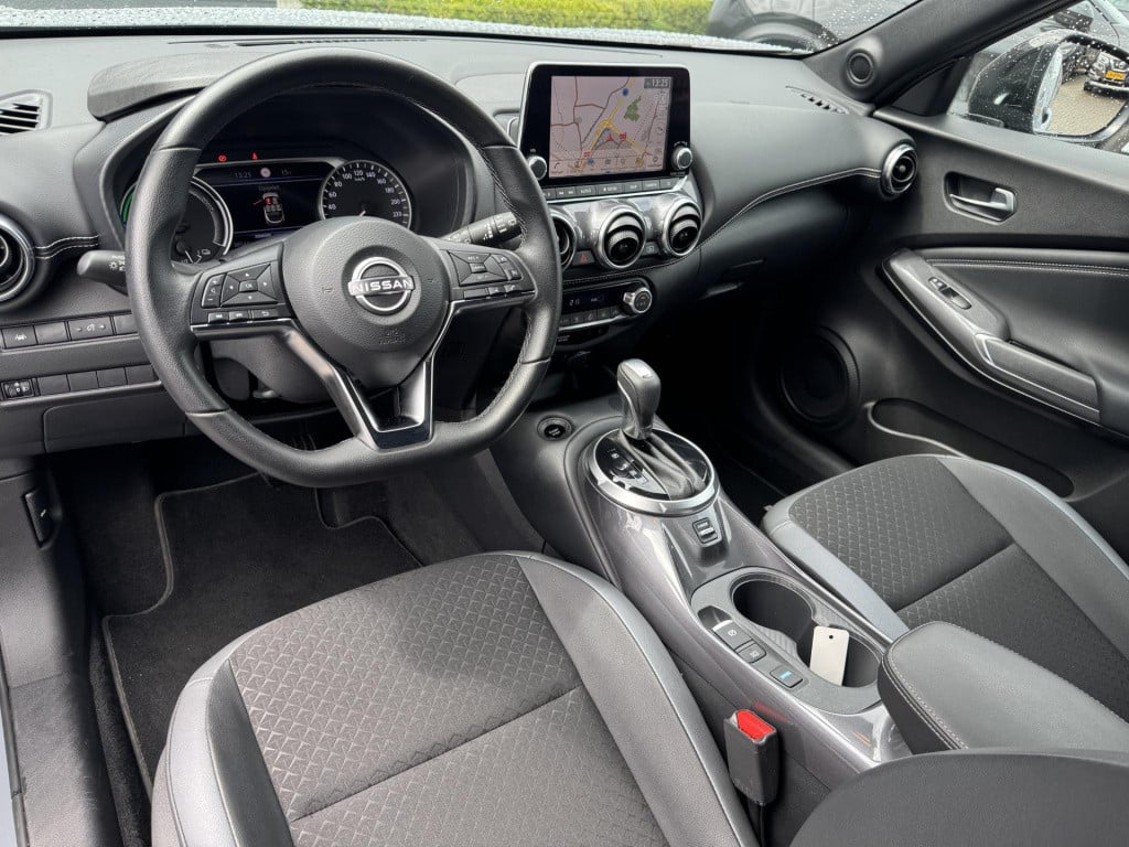 Nissan Juke 1.6 hybrid n-connecta | navigatie | camera | keyless entry | le