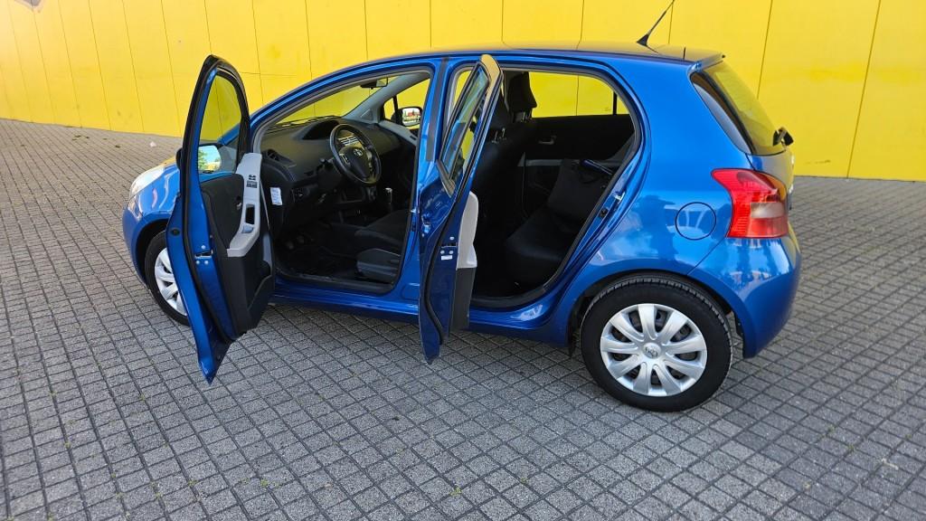 Toyota Yaris 1.3 vvti cool / nl auto / nap