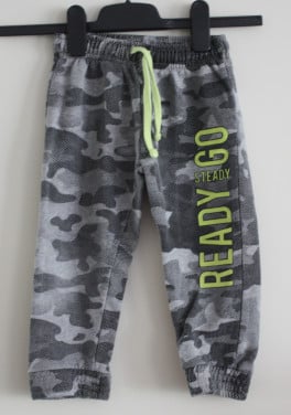 Grijze leger print broek  maat 98