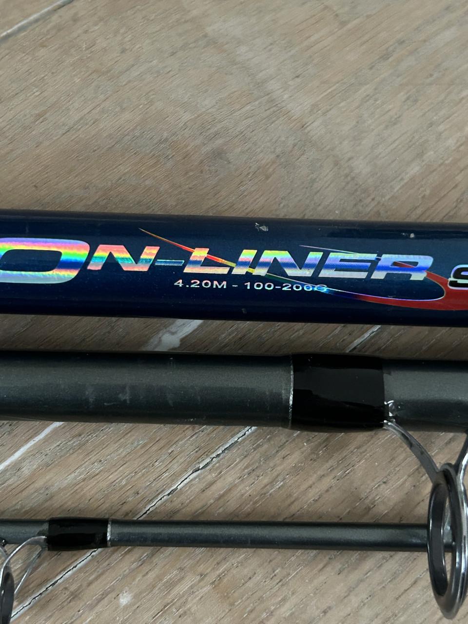 Te koop nieuwe zeehengel merk Dam lang 4.20 meter werpgewicht 100 tot 200 g