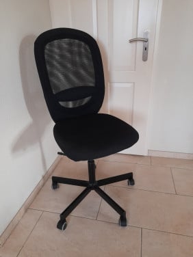 Bureaustoel  (in goede nette staat )