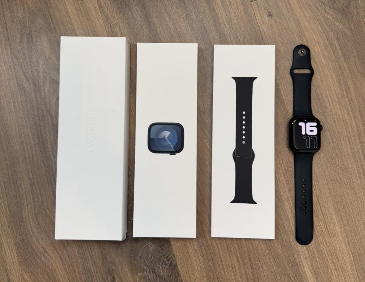 Apple Watch Series 9 45mm GPS – zeer nette staat – compleet