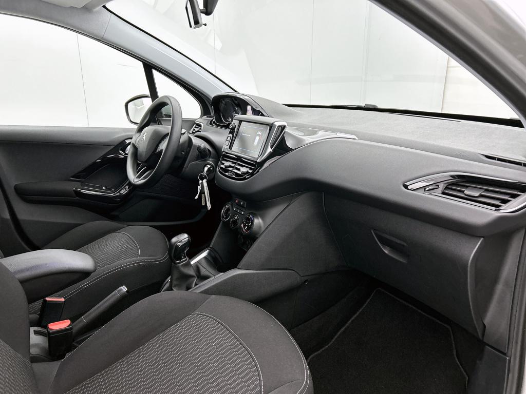 Peugeot 208 82 pk blue lion | rijklaar | trekhaak | airco