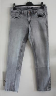 Grijze broek maat 29-32