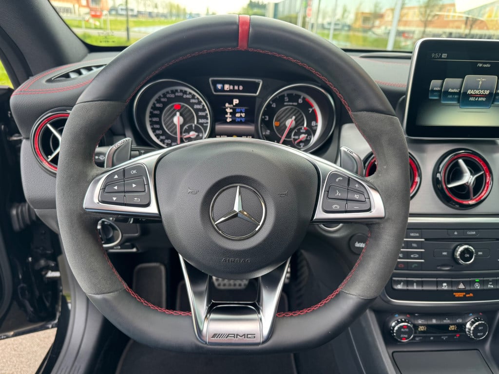 Mercedes-Benz Cla shooting brake amg 45 4matic night / automaat / panoramad