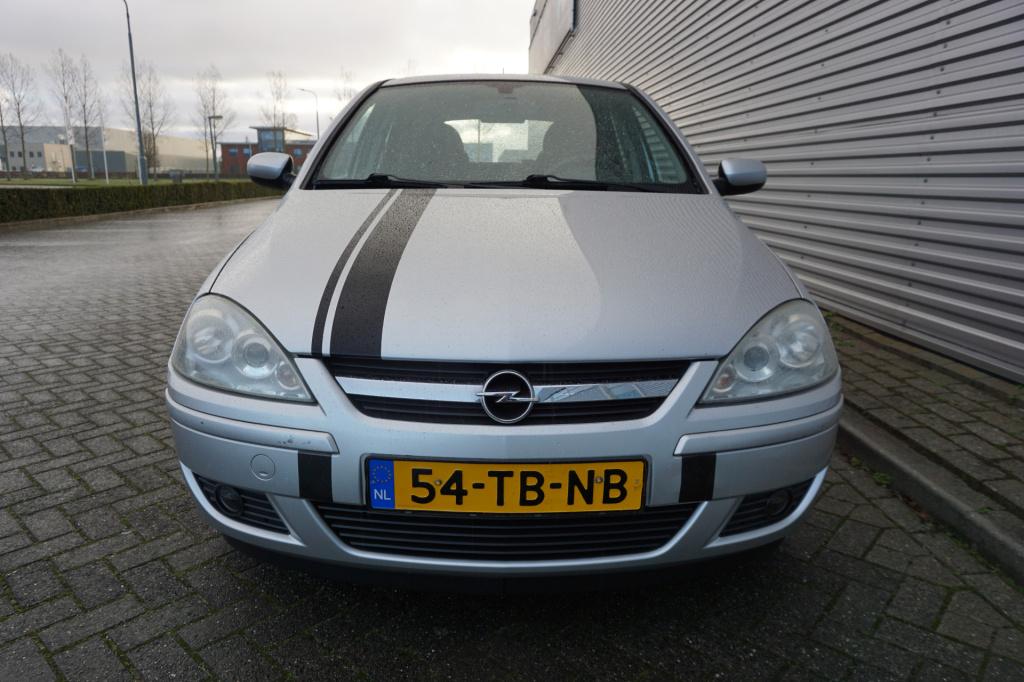 Opel Corsa 1.2-16v silverline airco / elektr. ramen / parkeersens. / lm vel