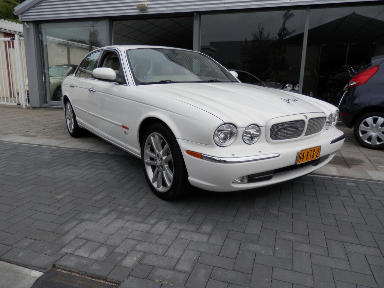 Auto Garant Biedt Aan: Jaguar XJR 4.2 S/C
