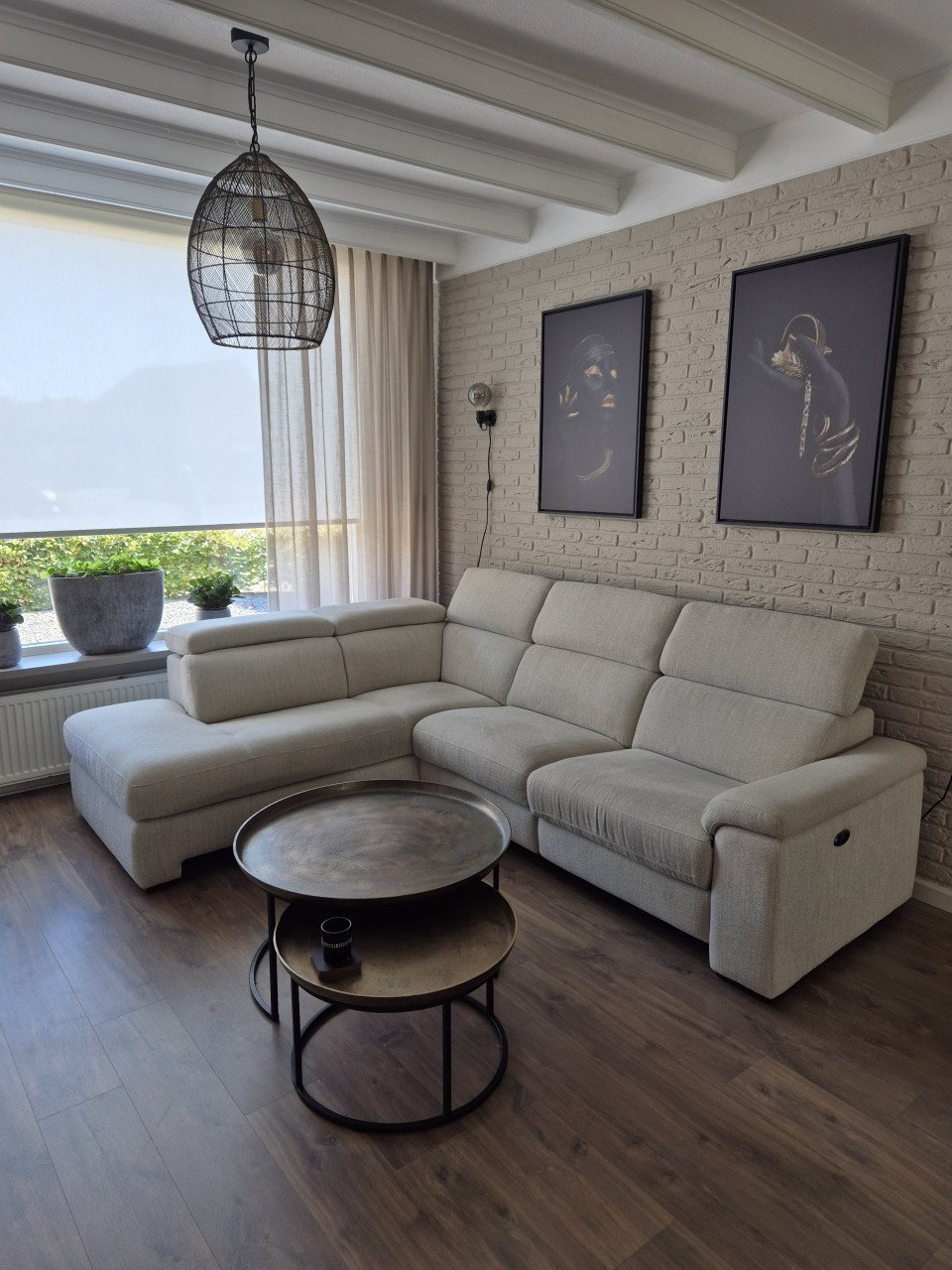 Beige Hoekbank Morres met elektrische relaxfunctie