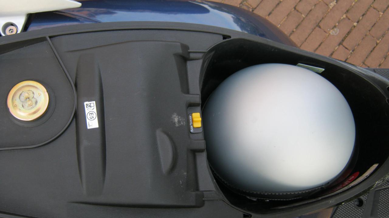 Z.G.A.N  SYM SYMPHONI ST 45KM  Met 16 inch WIELEN 995 EURO