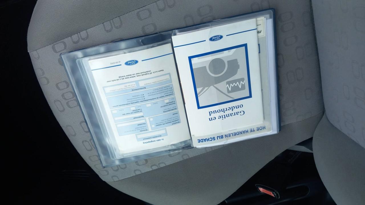 Ford Fiesta 1.25 16v Centennial 3deurs bj:2003 airco lm-velgen apk 10-2027