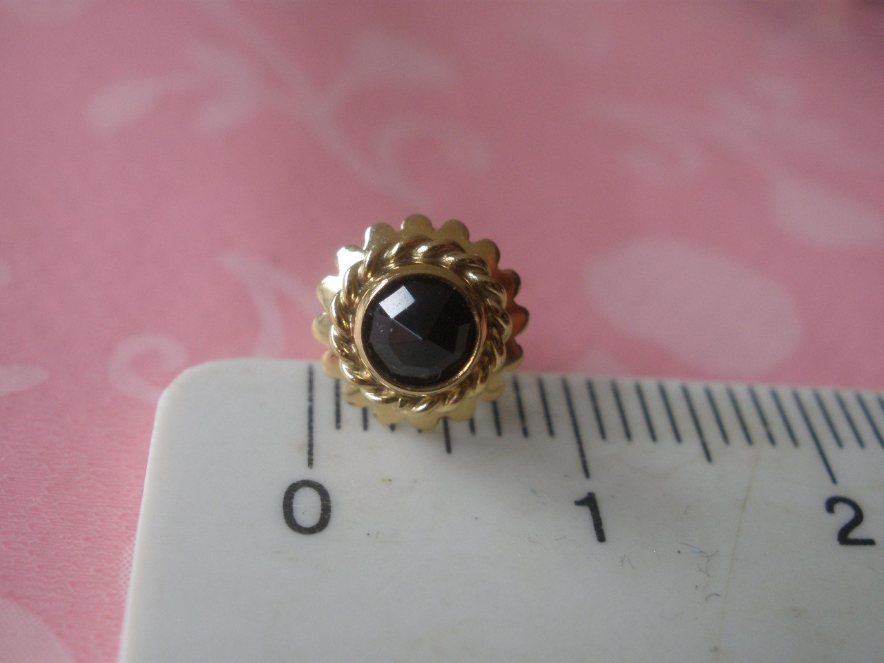 Zeeuwse Gouden Oorbellen met Granaat in facet 14K
