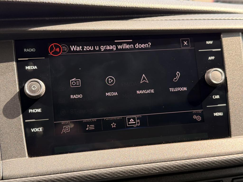 Volkswagen Transporter 2.0 tdi l2h1 28 comfortline t6 | 150pk | 6bak | navi