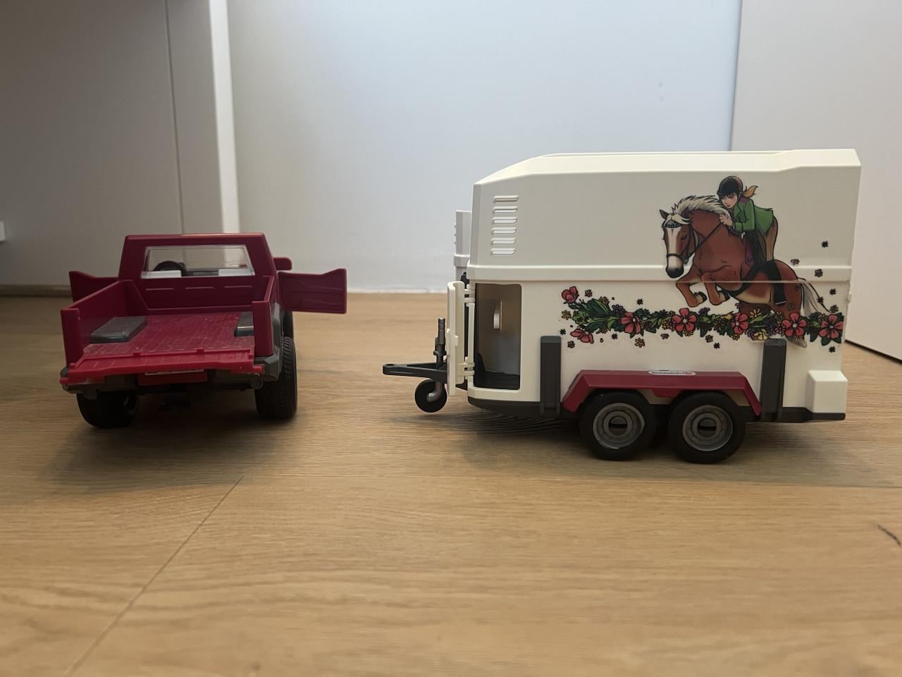 Schleich Horse Club trailer met auto