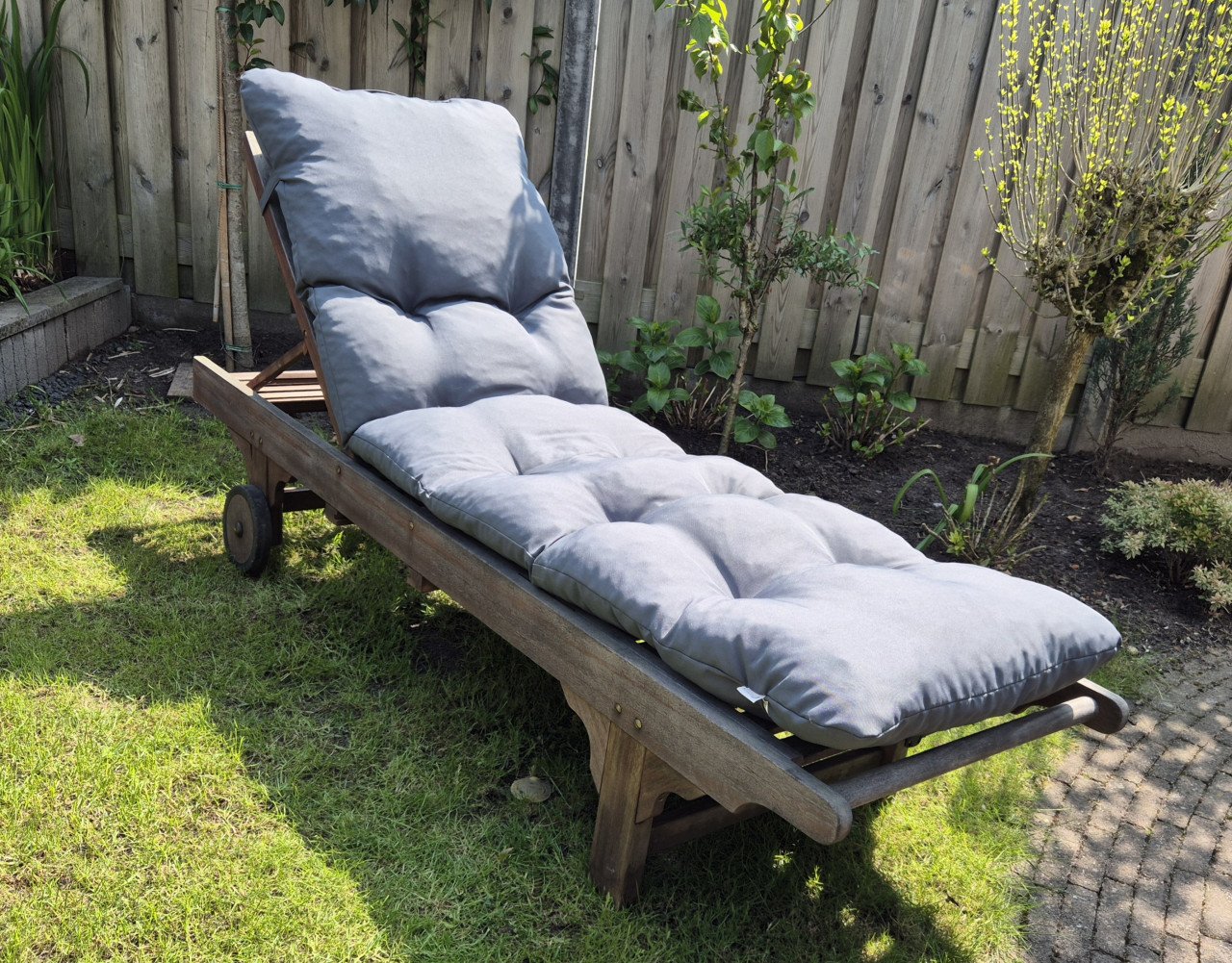 Teakhouten ligbed