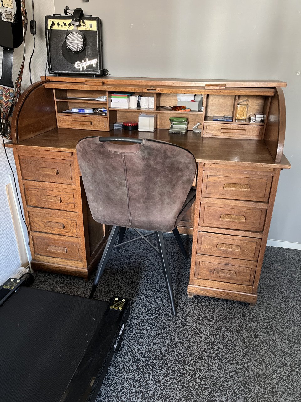 VINTAGE BUREAU