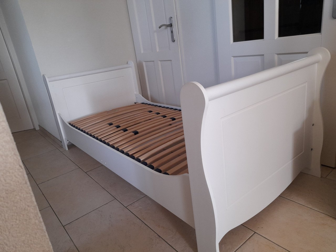 1 persoons bed 90 x 200 ( in goede staat )