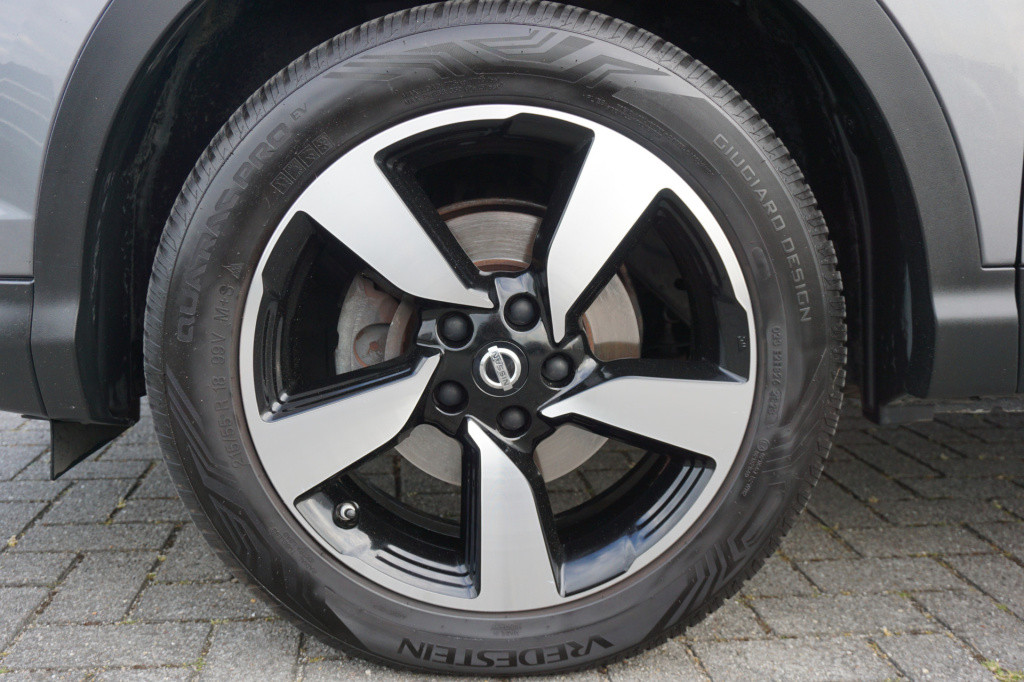 Nissan Qashqai 1.2 connect edition automaat climate / navi / 360 camera / c