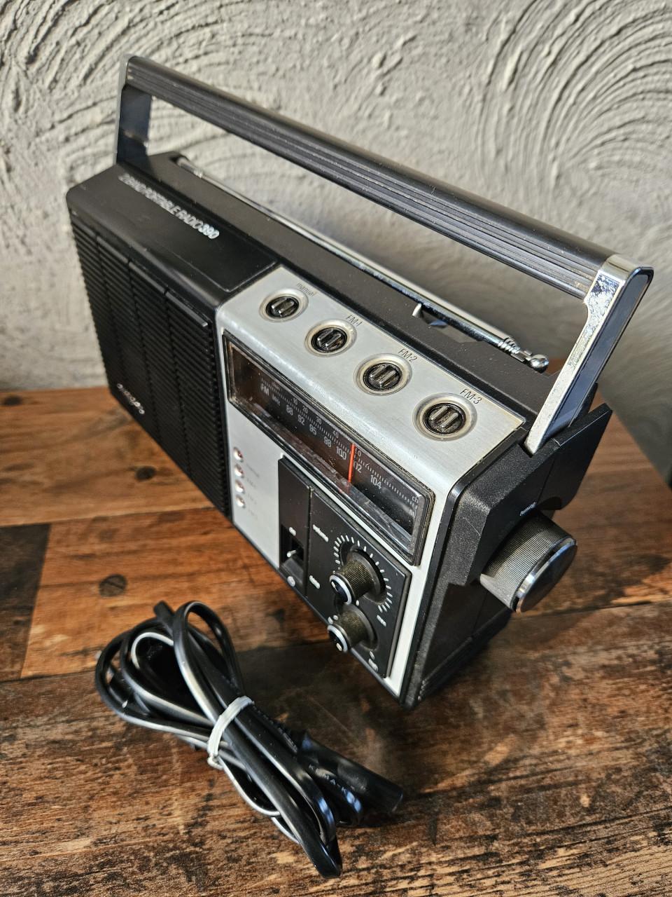 Philips 2 Band Portable Radio 390 - Vintage Radio