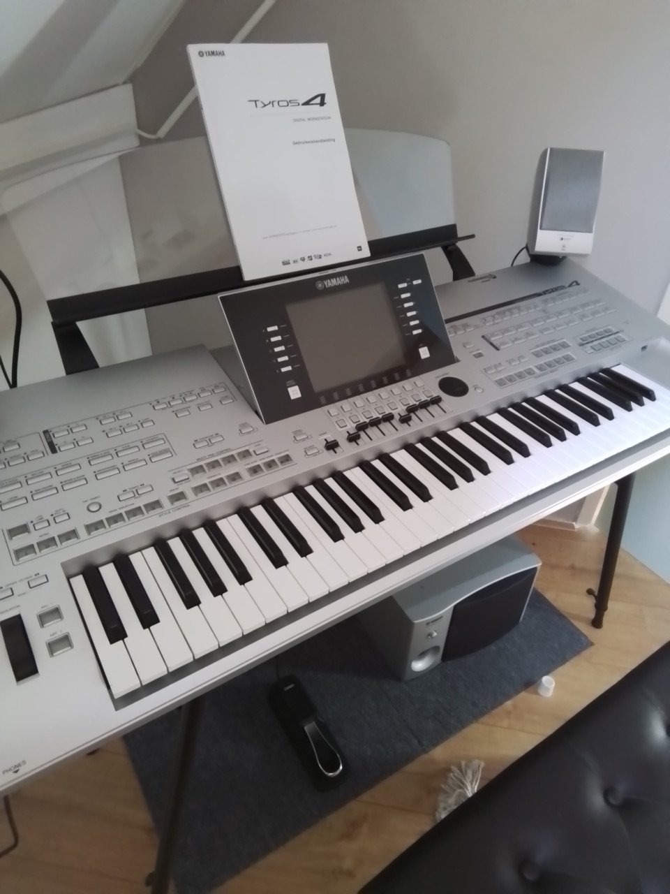 Yamaha  keyboard Tyros 4 S