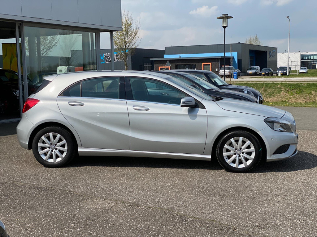 Mercedes-Benz A-Klasse 180 ambition style automaat , afneembare trekhaak