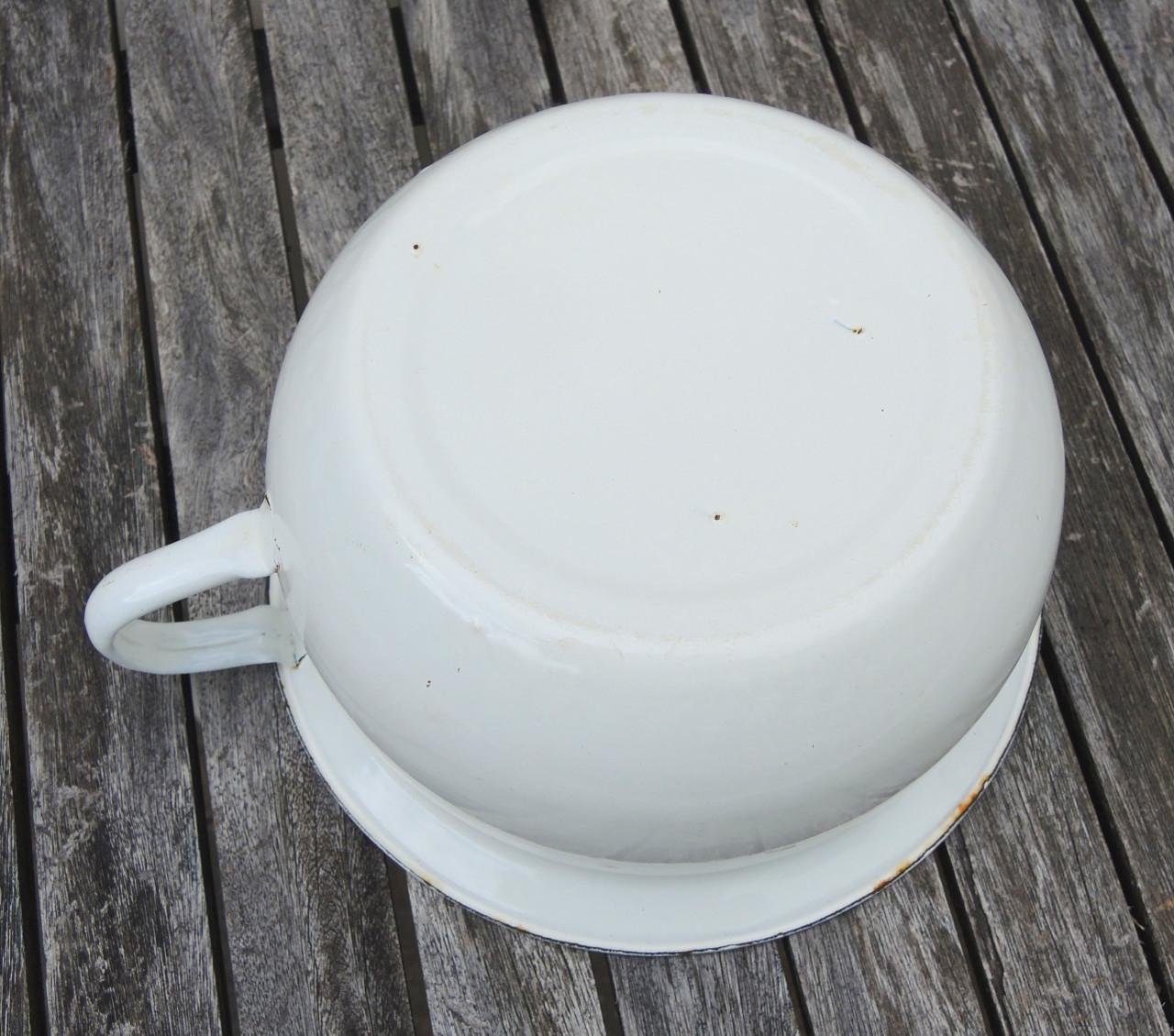 Emaille ondersteek / bedpan met deksel + emaille po