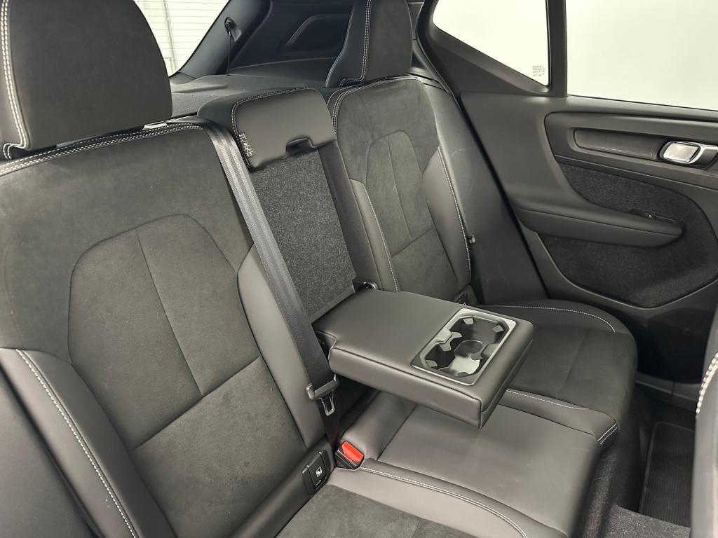 Volvo XC40 1.5 t4 plug-in hybrid ultimate dark | trekhaak | panoramadak | h