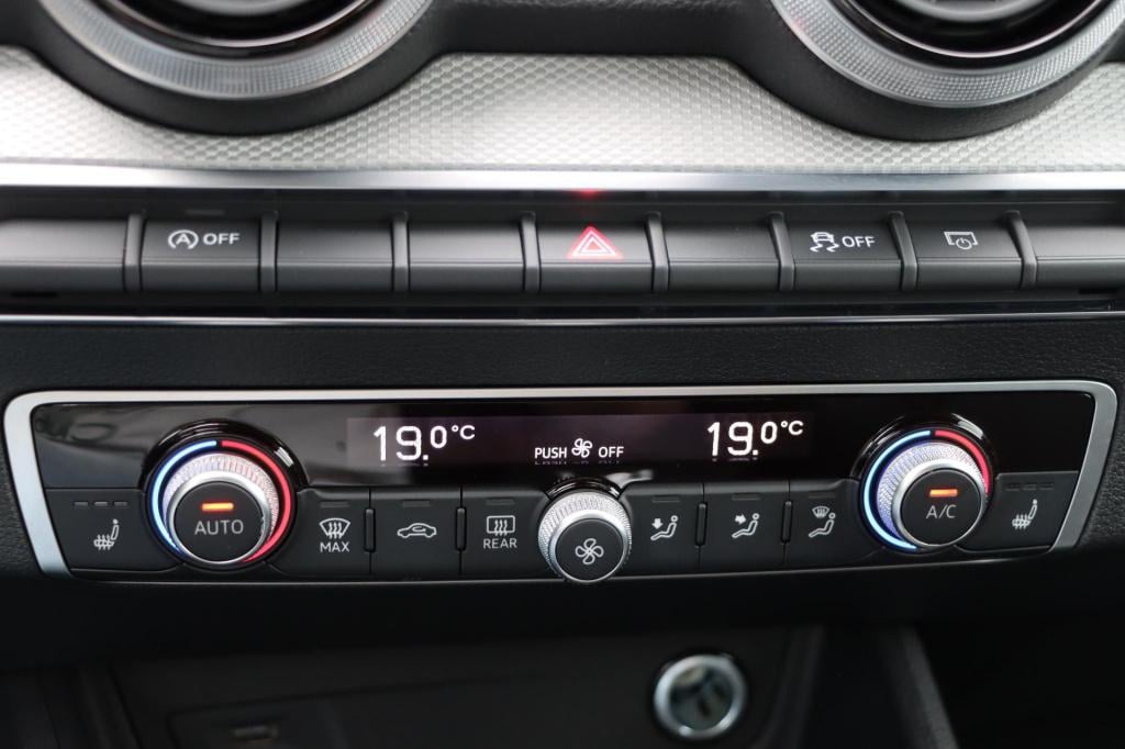 Audi Q2 35 tfsi advanced edition 150pk s-tronic zwart optiek